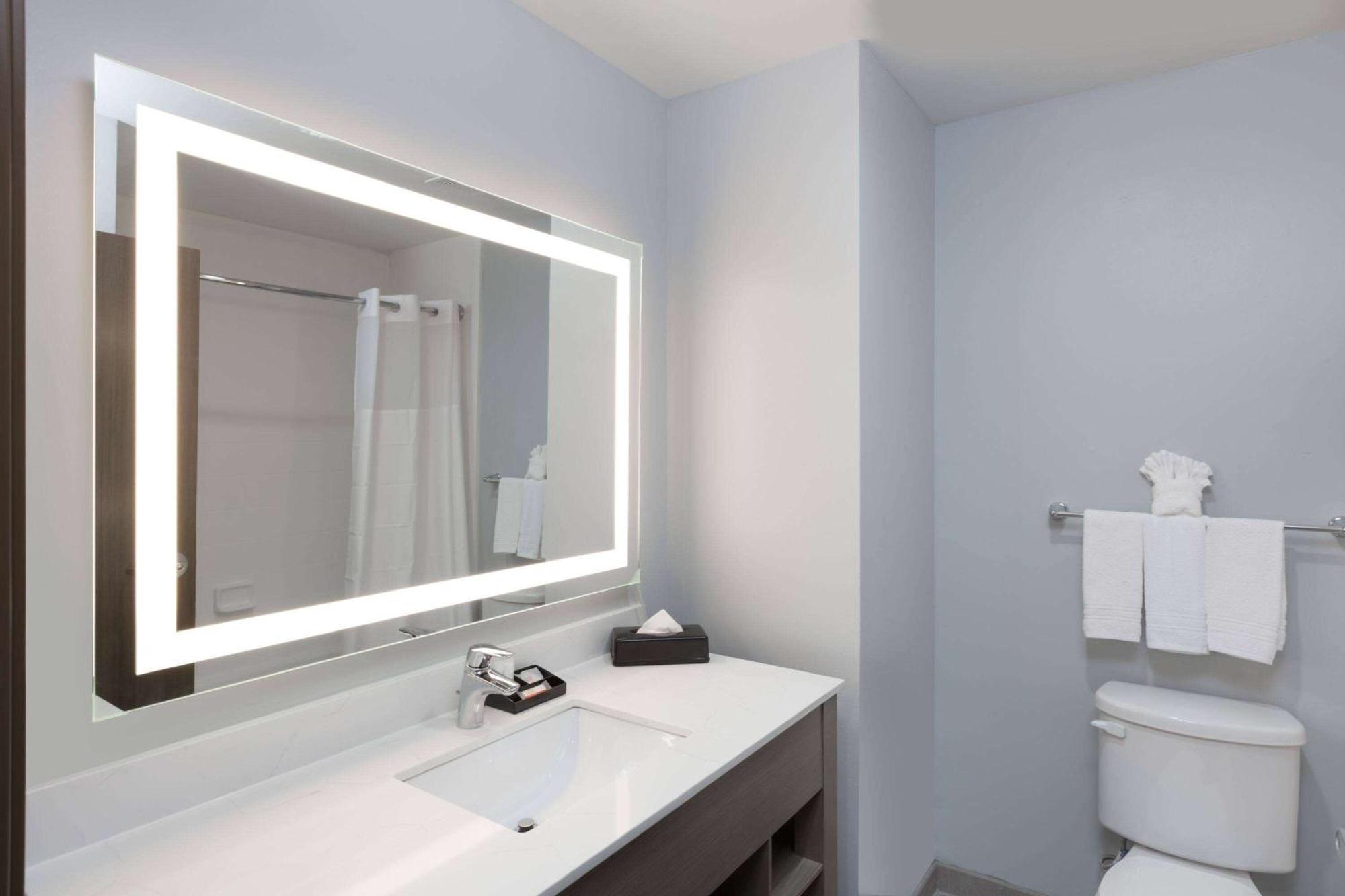 Days Inn & Suites By Wyndham Houston Nw Cypress Exteriér fotografie